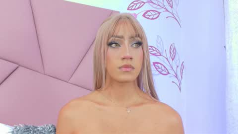 Snapshot of victoriaross1 chatting on September 17, 8:58 pm VictoriaRoss online show from September 17, 8:58 pm