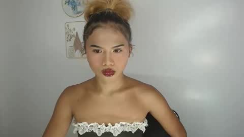 kate 3 online show from May 12, 8:23 am