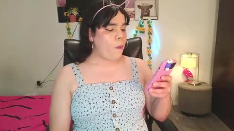 Snapshot of violettacam69 chatting on February 7, 7:29 am violettacam69 online show from February 7, 7:29 am