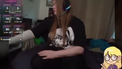 Ash online show from December 9, 9:37 pm