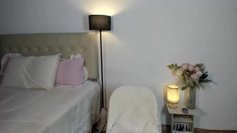 Arra Brown online show from March 15, 11:52 pm