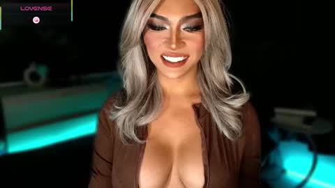 Julia online show from November 11, 7:37 pm