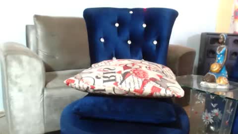 SHENIEL RODRIGUEZ online show from December 7, 3:03 pm