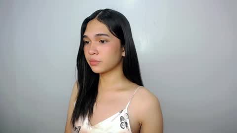 xairah_doux online show from May 12, 1:25 am