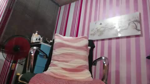 xxrowenatastycockforyouxx online show from October 9, 3:08 am