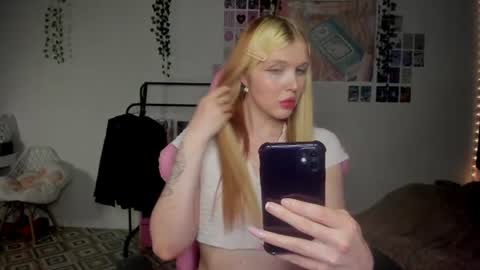 Pretty online show from July 21, 6:44 pm