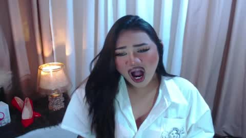 OLIVIA online show from April 17, 2:31 pm