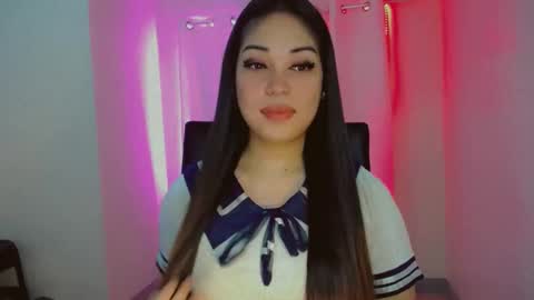  GWEN  online show from December 4, 8:34 pm