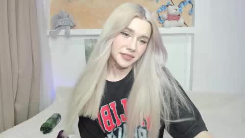 Alice online show from December 20, 2:23 pm