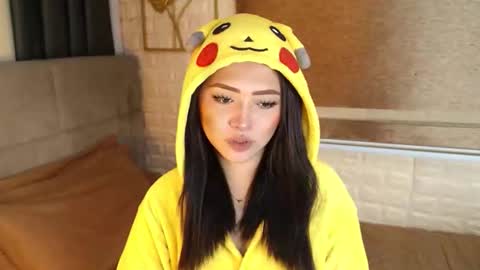 JEN  online show from September 11, 12:02 pm