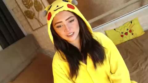 JEN  online show from October 4, 12:28 pm