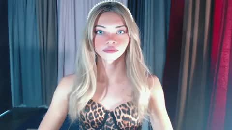 Amy Walker online show from July 12, 9:24 am