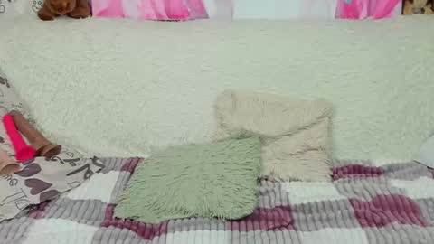 yourkriss_new1 online show from September 23, 9:32 pm