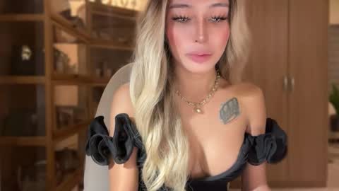 Pearl online show from March 1, 12:33 pm