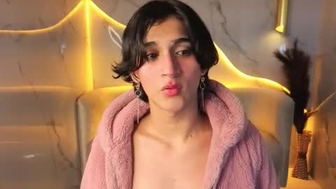 Zoe online show from December 4, 8:35 pm