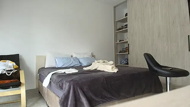 roxana collins online show from March 8, 2:42 pm