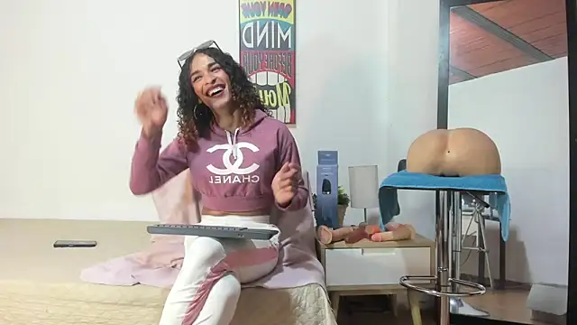 StefanyMiler online show from December 5, 7:53 pm