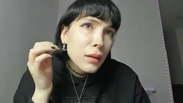 dollmore online show from February 18, 4:27 pm