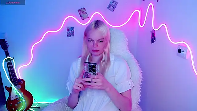 Emily Nyaffee online show from October 24, 9:58 am