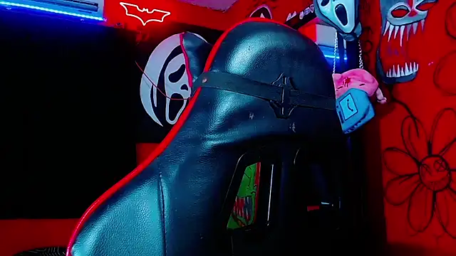 HugeDanex online show from March 31, 6:59 am