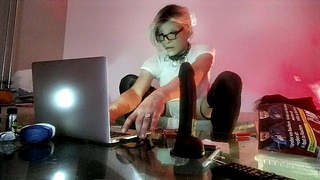 CharlotteVixxens online show from February 8, 11:13 pm