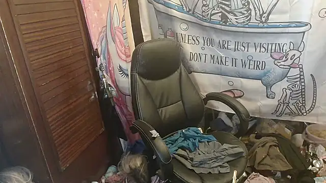 Ombeline1 online show from April 3, 5:11 pm