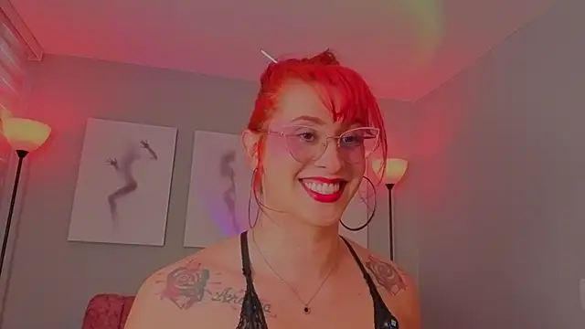 Juliana Saenzz online show from March 23, 4:45 pm