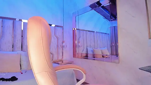 ari monet online show from April 20, 11:34 am