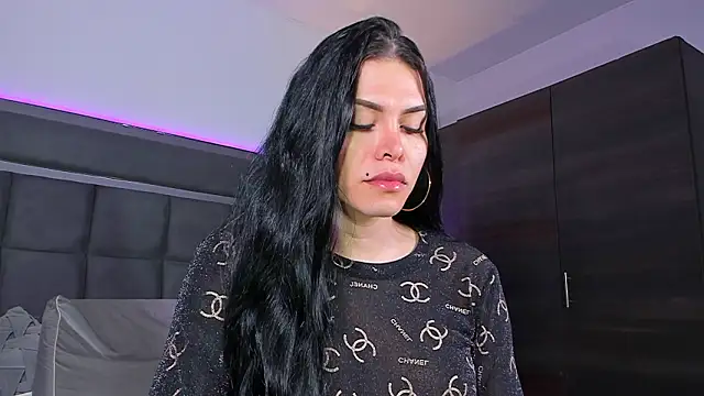 Emmilysantibanez online show from March 7, 1:17 pm