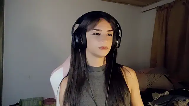 Dollbehavior  online show from April 17, 5:32 am