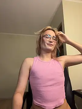 CuteYukiKun online show from October 13, 5:35 pm