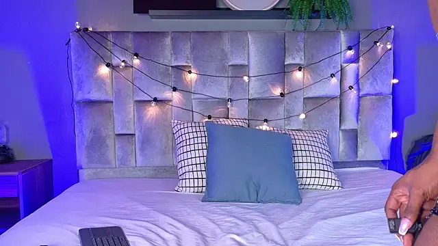 nahomi campbell online show from January 10, 8:59 pm