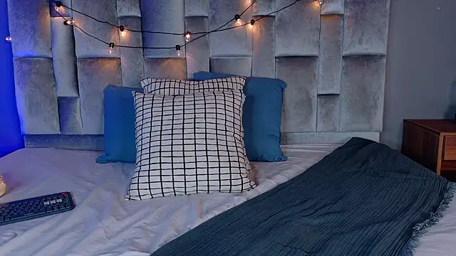 nahomi campbell online show from February 4, 7:51 pm