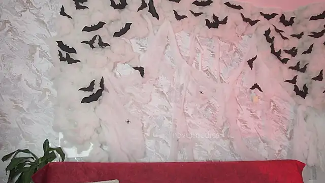 roselinedior online show from October 27, 1:52 pm