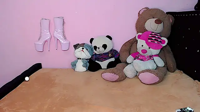 Ciinamonloren online show from March 1, 4:37 am