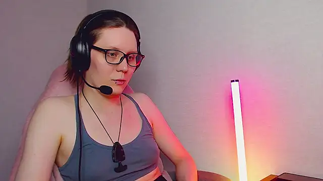 tracy cooper online show from February 25, 8:41 pm