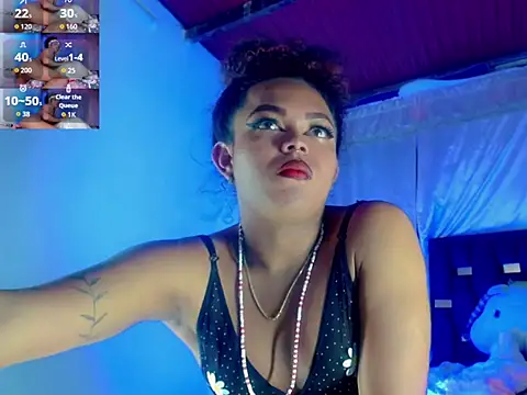 KayleighDreams  online show from October 11, 1:30 am