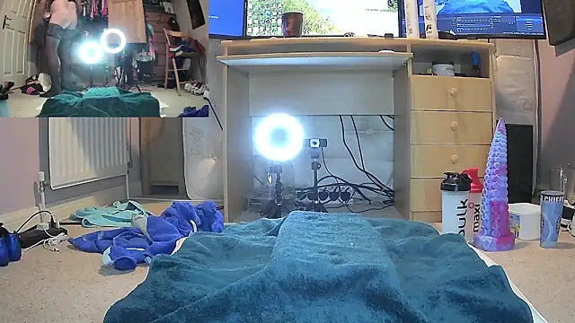 Snapshot of ClairTS chatting on December 16, 7:54 pm ClairTS online show from December 16, 7:54 pm