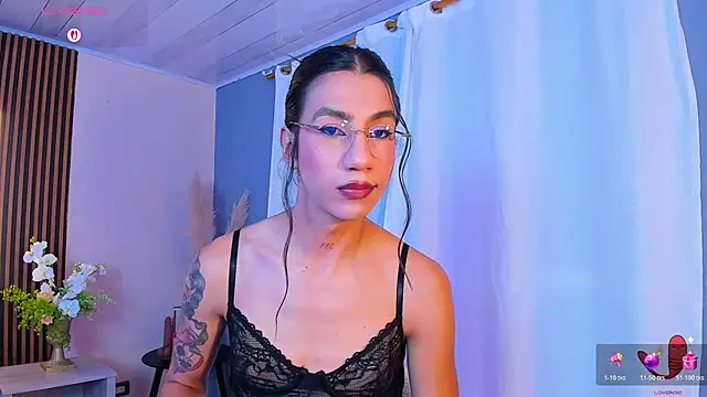 sofiaa grey  online show from October 29, 3:43 pm