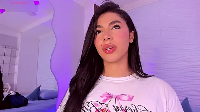 IsabelleFoxx  online show from February 7, 9:10 pm