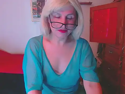 LorenJade online show from December 5, 7:47 am