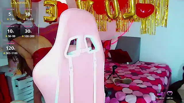 camila hootie online show from February 13, 11:01 pm