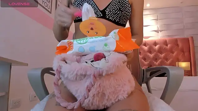 mhelissaw online show from February 6, 8:50 am