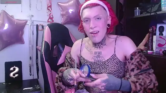 charlotbelucci  online show from March 3, 7:37 am