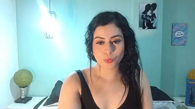 adaraacox online show from December 28, 7:01 pm