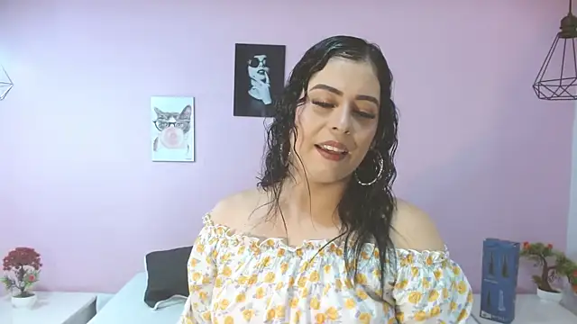 adaraacox online show from February 1, 1:20 pm