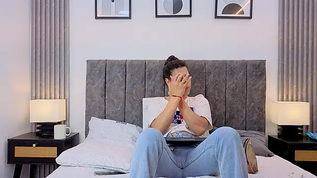 Luciana Ortiz1 online show from December 23, 5:01 am