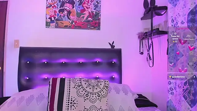 AngelsJones21 online show from July 18, 7:53 pm