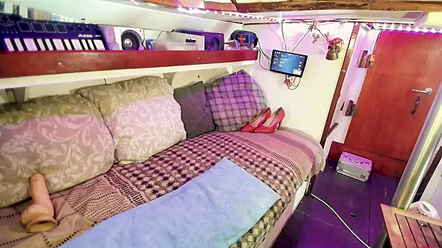 Honeykiss23 online show from March 25, 7:51 pm