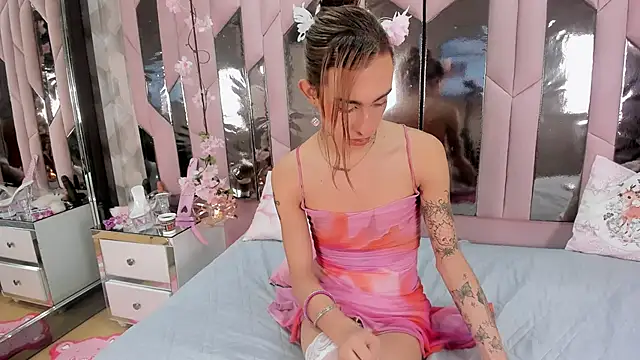 MadisonWood01 online show from March 3, 1:15 pm